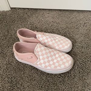 Pink and white checkered vans size 8